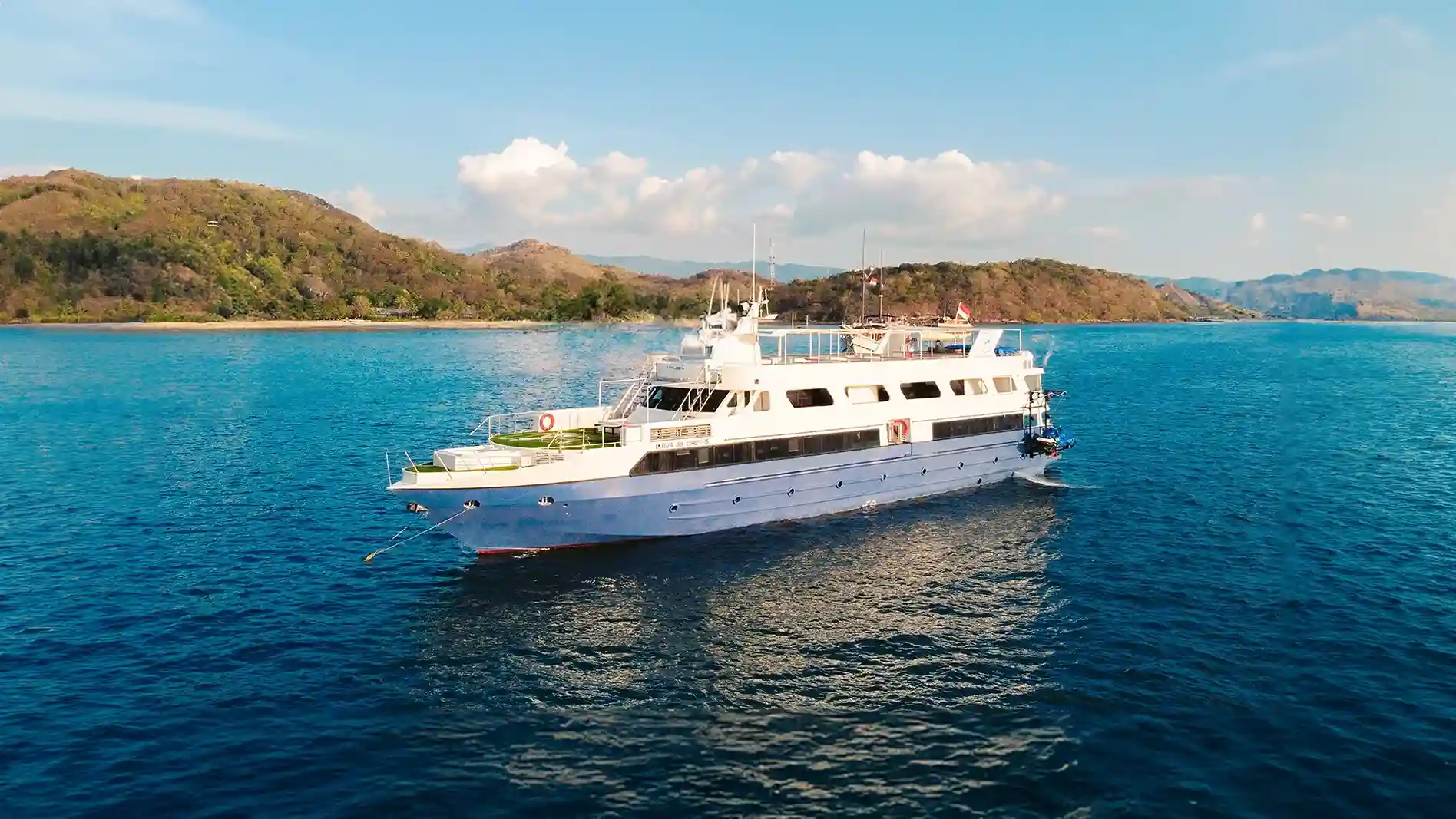 Komodo Yacht Charter vs Shared Cruise: 2026 Verdict (Part 12)